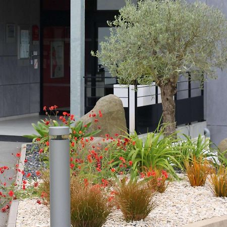 Ploumagoar Hotel Ibis Guingamp Coeur De Bretagne מראה חיצוני תמונה
