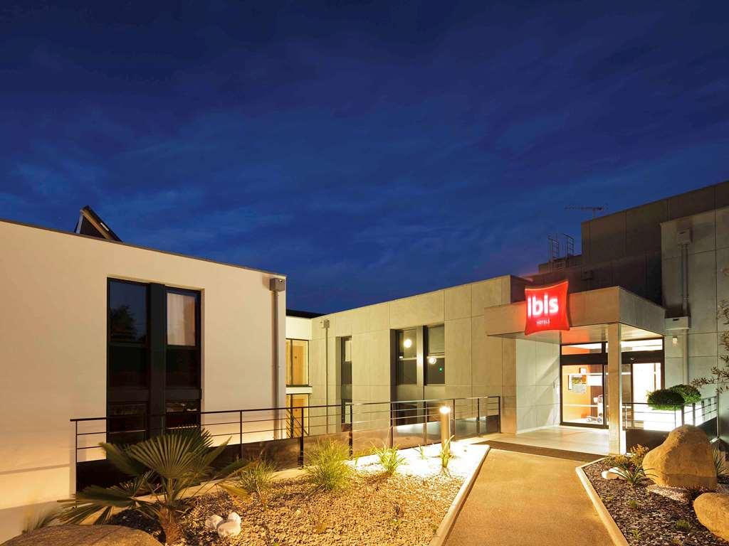 Ploumagoar Hotel Ibis Guingamp Coeur De Bretagne מראה חיצוני תמונה