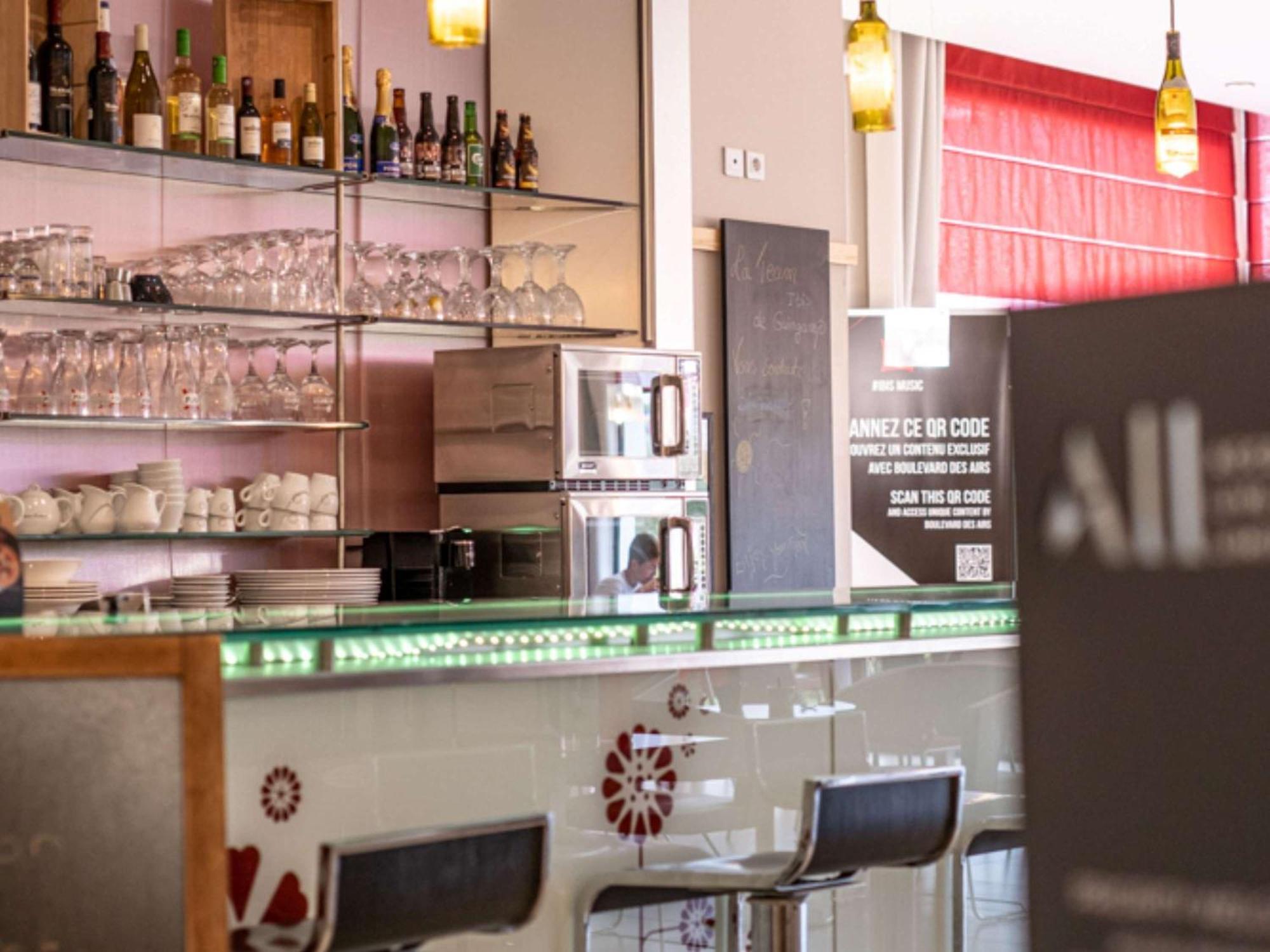 Ploumagoar Hotel Ibis Guingamp Coeur De Bretagne מראה חיצוני תמונה