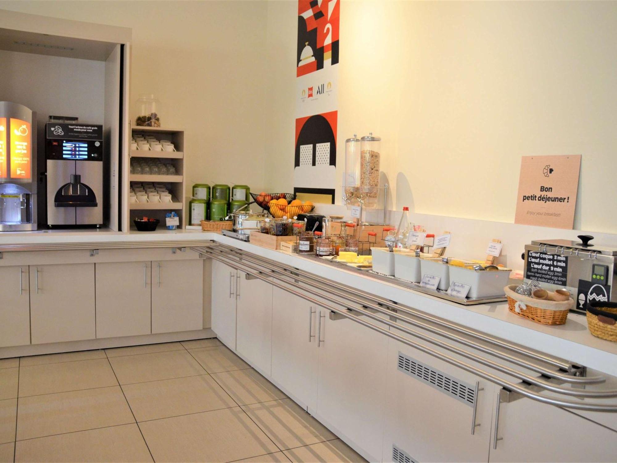 Ploumagoar Hotel Ibis Guingamp Coeur De Bretagne מראה חיצוני תמונה