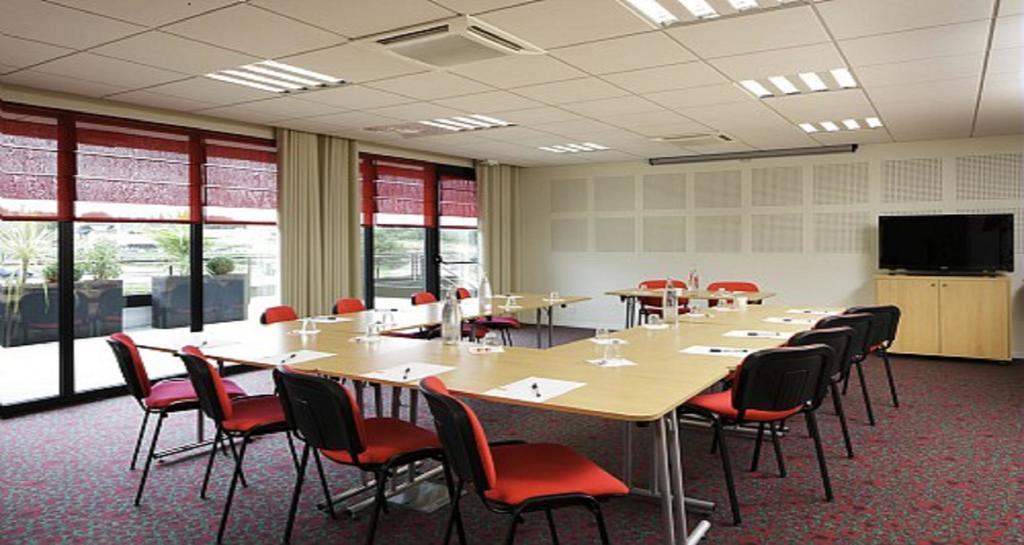 Ploumagoar Hotel Ibis Guingamp Coeur De Bretagne מראה חיצוני תמונה