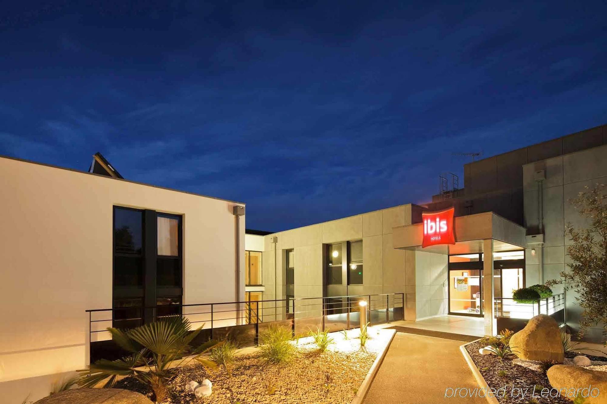 Ploumagoar Hotel Ibis Guingamp Coeur De Bretagne מראה חיצוני תמונה
